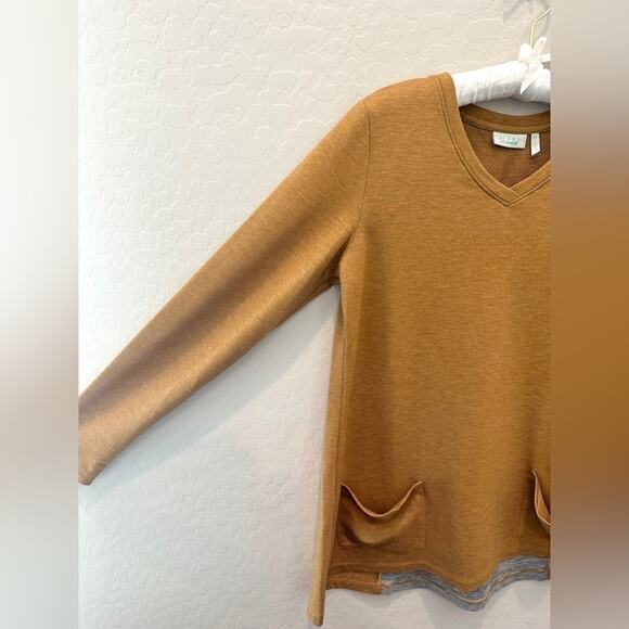 LOGO BY LORI GOLDSTEIN | Mustard V-Neck Tunic Top Lace Hem & Floral Back | XS - Picture 3 of 7